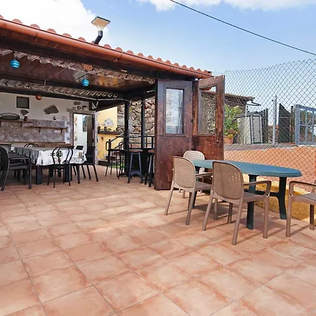 Hogar Vacacional Talumaya * Santa Maria de Guia de Gran Canaria